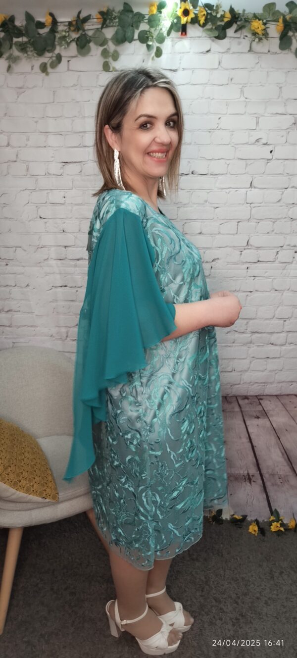 Vestido Verde rendado - Image 3