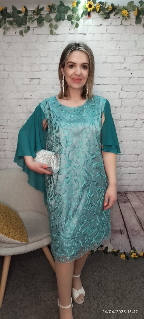 Vestido Verde rendado - Image 2